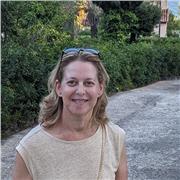 I am an experienced French teacher with over 15 years' experience and a passion for helping students of all ages and abilities.